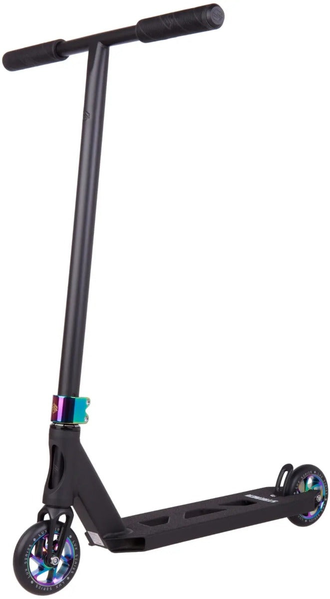 Freestyle koloběžka Striker Essential S Black Rainbow